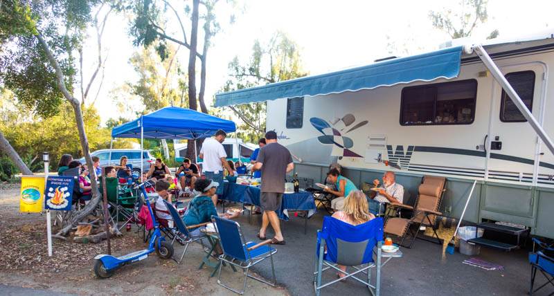 Saturday night pot luck at Wayne and Carolyn's motorhome