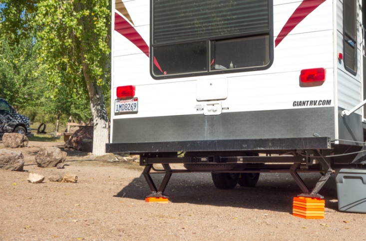 Is Your RV Level? Here's How To Level & Stabilize Your RV Trailer Or  Motorhome